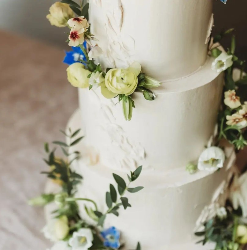 5 Wedding Cake Options Around Ann Arbor