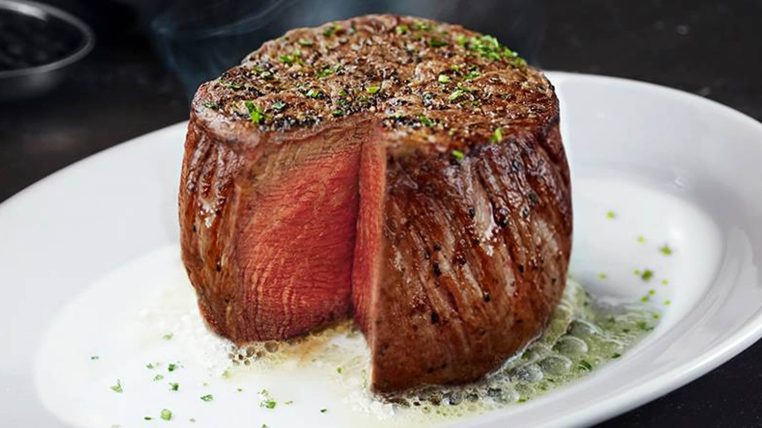 Ruth’s Chris Steak House: Polished Service and Elegant Atmosphere 