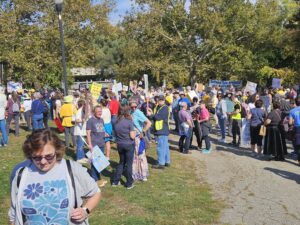 The No Kings crowd in Ypsilanti. Photo by Drew Saunders.